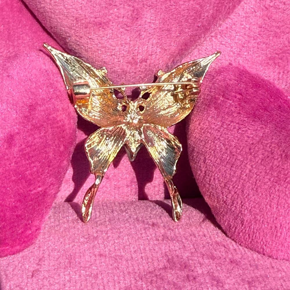 NWT! Elegant Black Rhinestone Butterfly and Gold Brooch Stunning - Picture 3 of 3